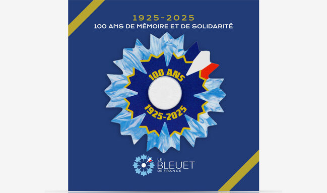 bleuets-de-france-en-papier-edition-speciale-centenaire-2025-sur-cartonnette.jpg